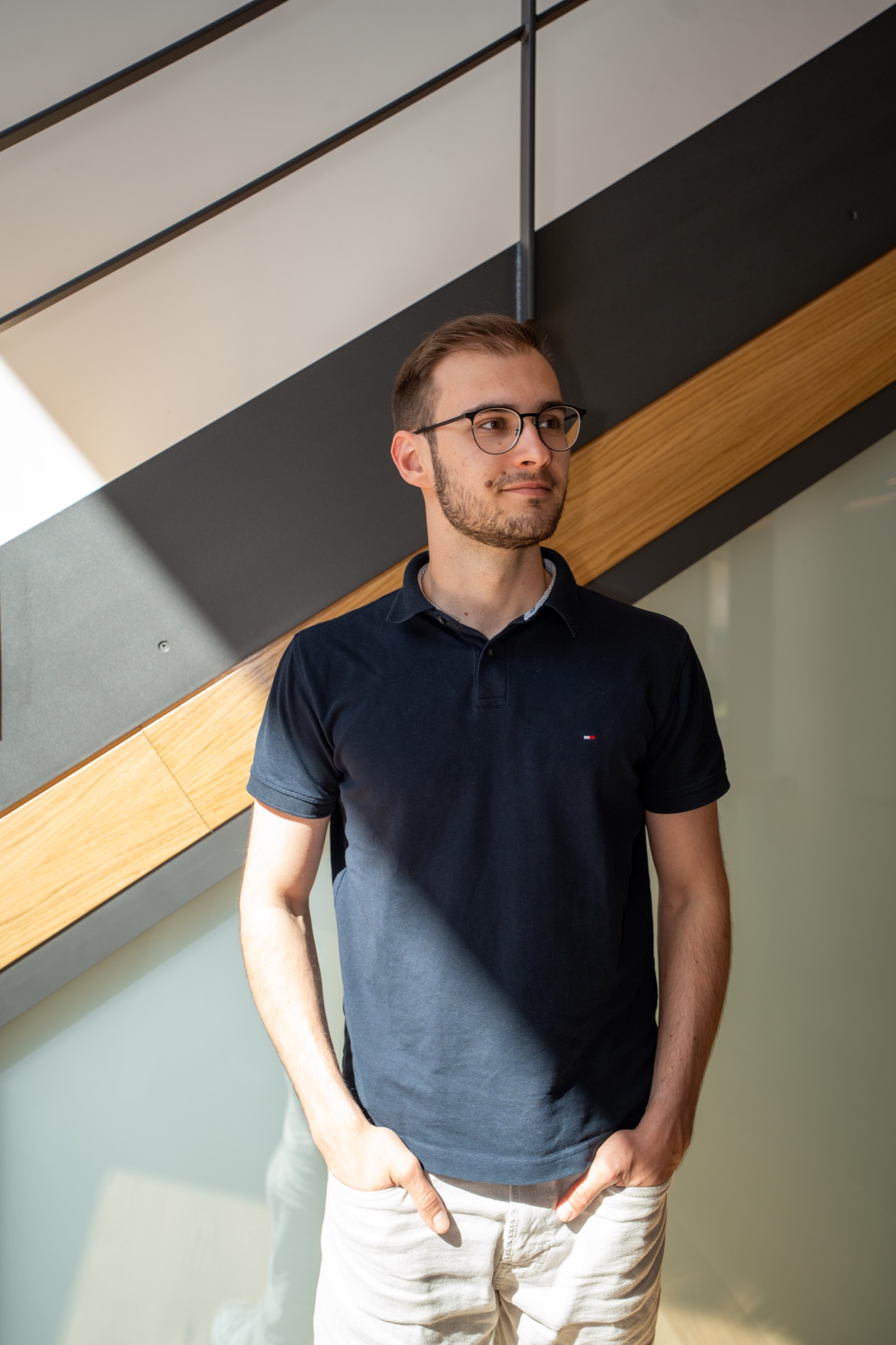Lukas Sosnowski in moderner Business-Umgebung